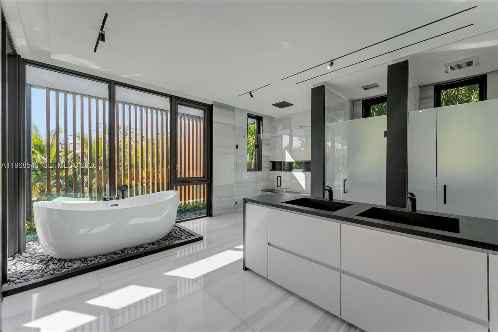 6450 SW 82nd St Miami, FL 33143