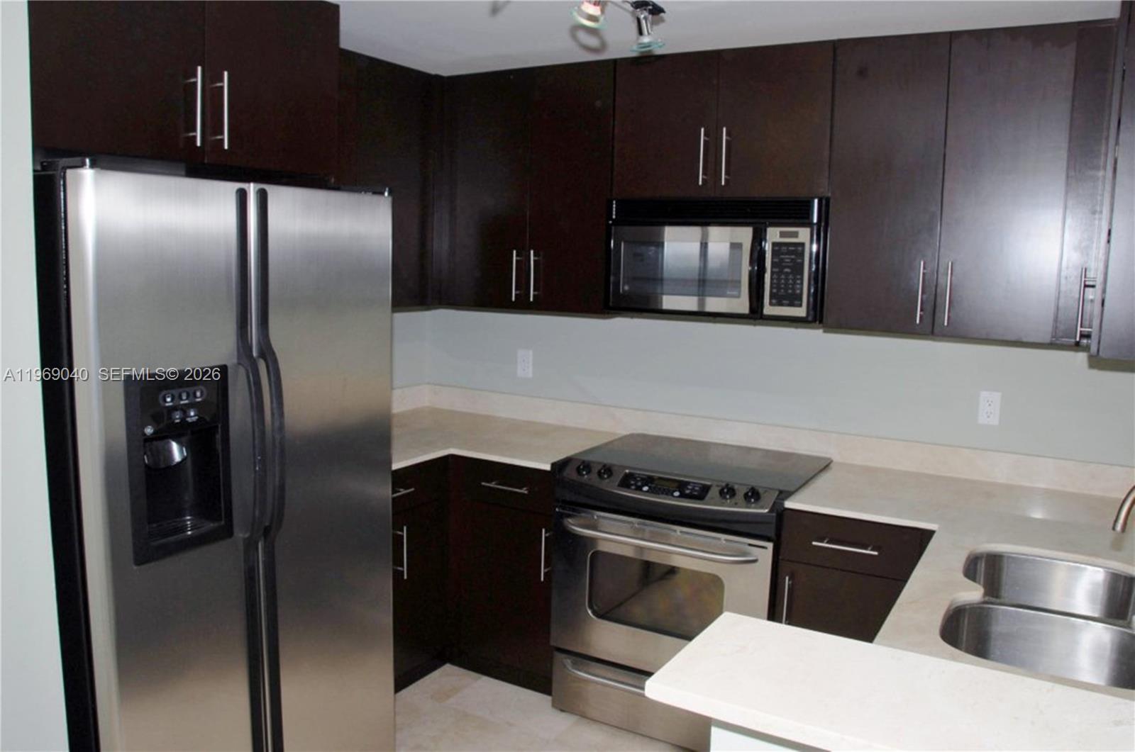 image Ten Aragon Condo11