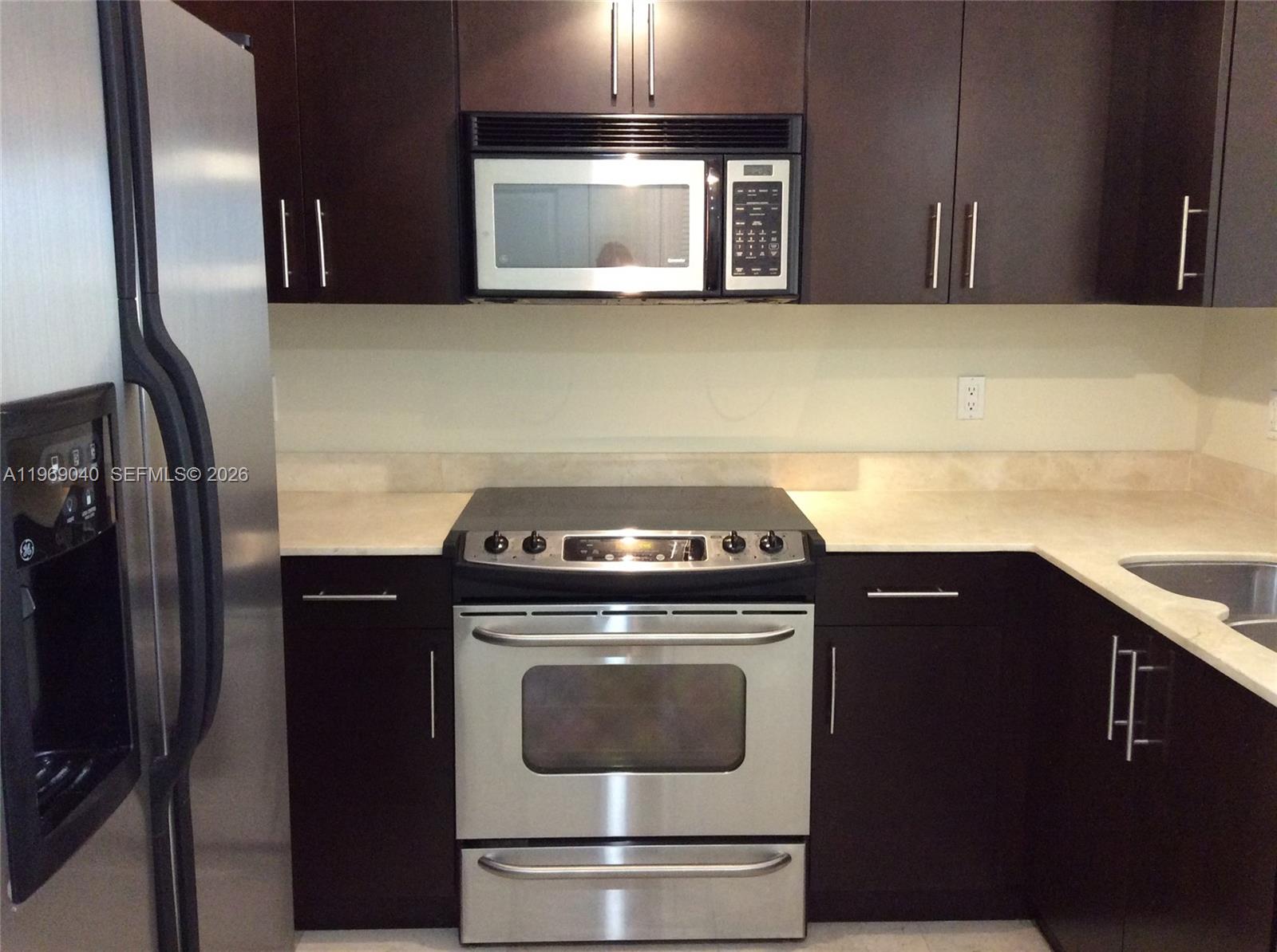 image Ten Aragon Condo12