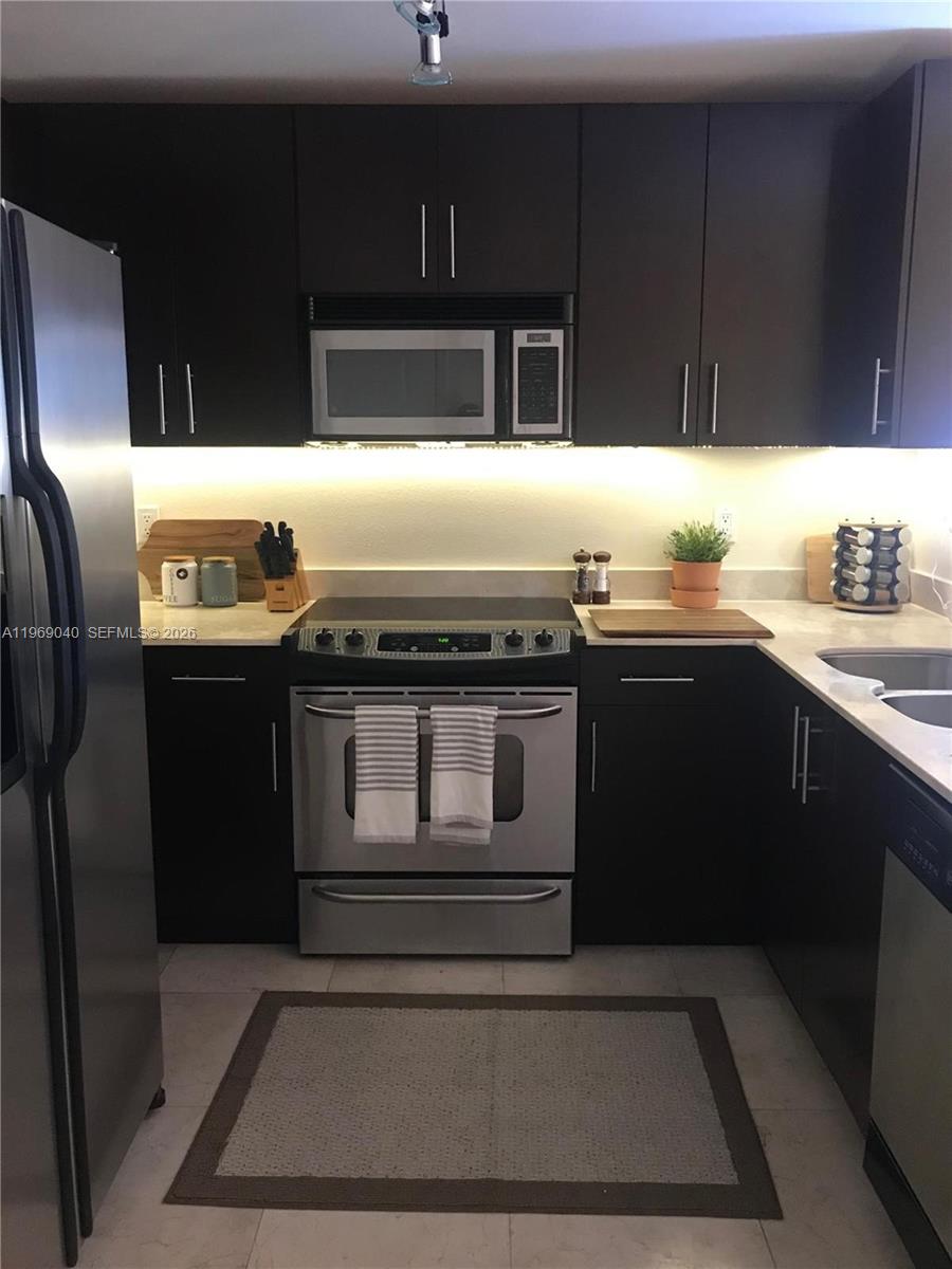 image Ten Aragon Condo8