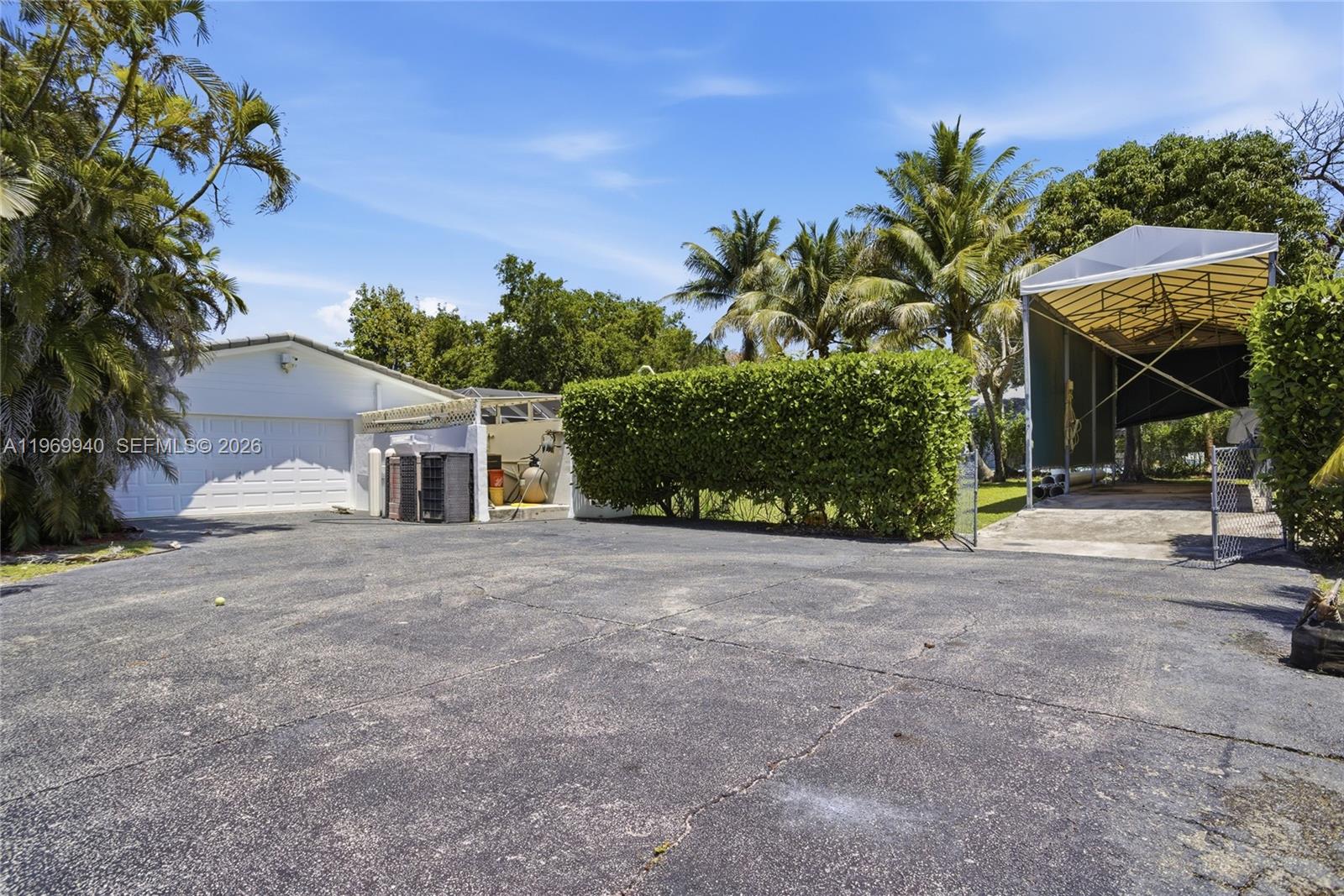 14721 SW 67th Ave Coral Gables, FL 33158