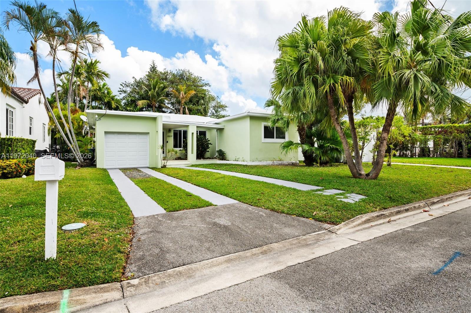 8819 Hawthorne Ave Surfside, FL 33154