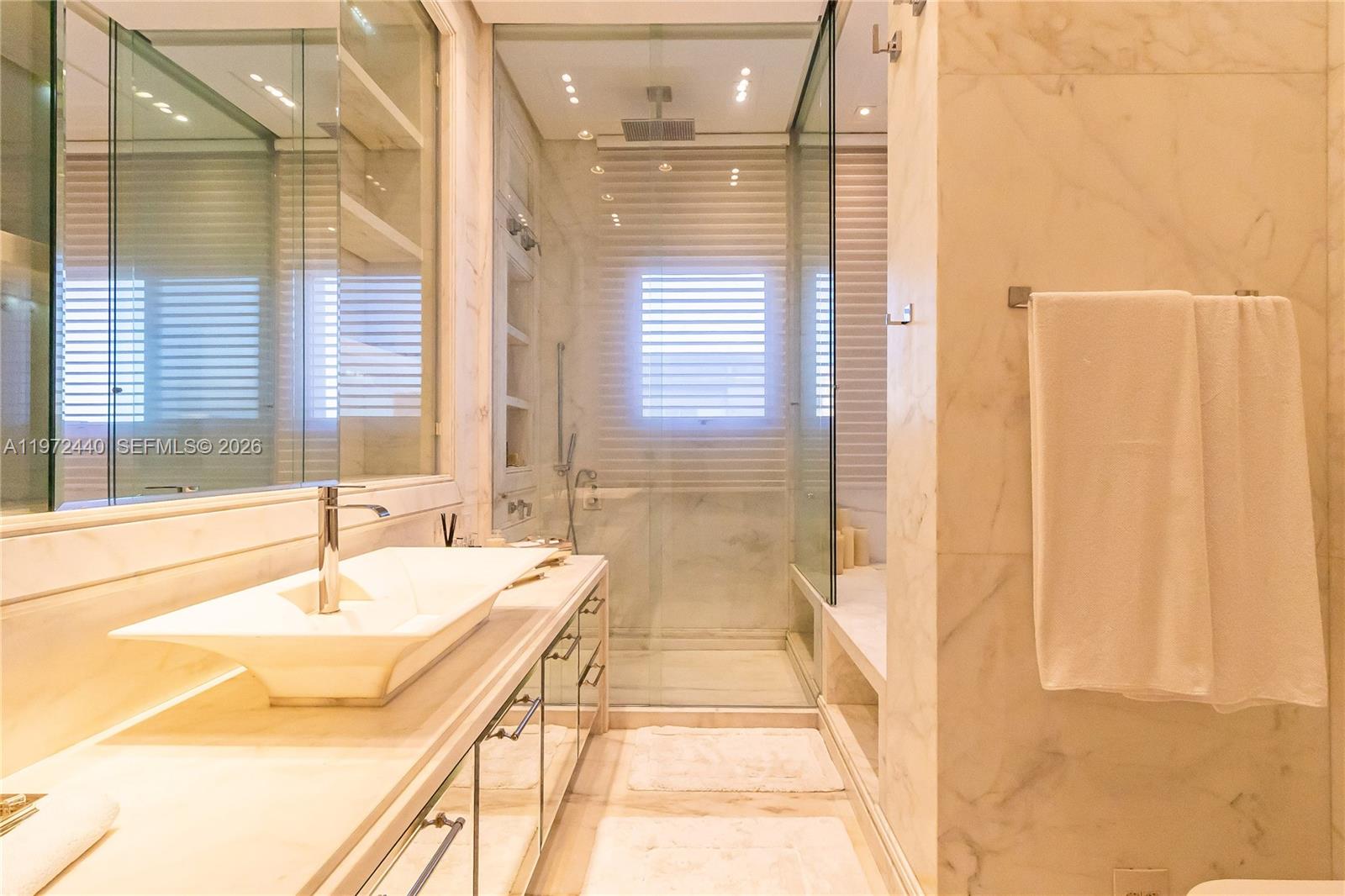 1377 Rua Leopoldo Couto De Magalhães Junior #PH 