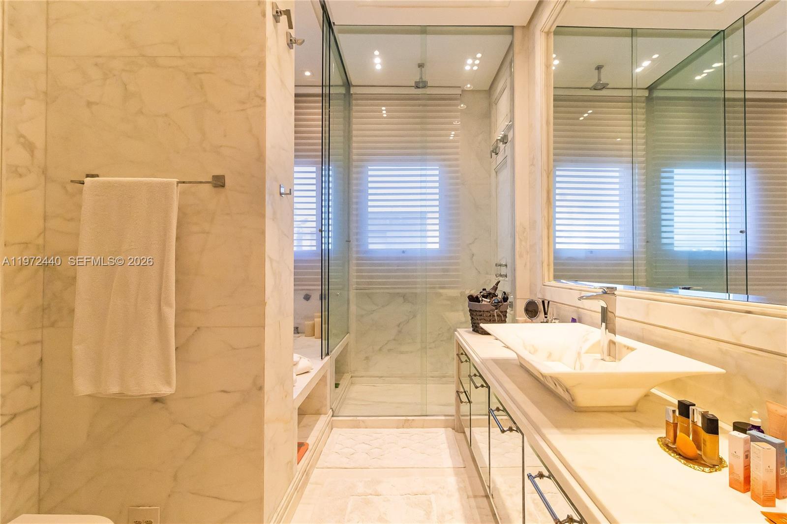 1377 Rua Leopoldo Couto De Magalhães Junior #PH 