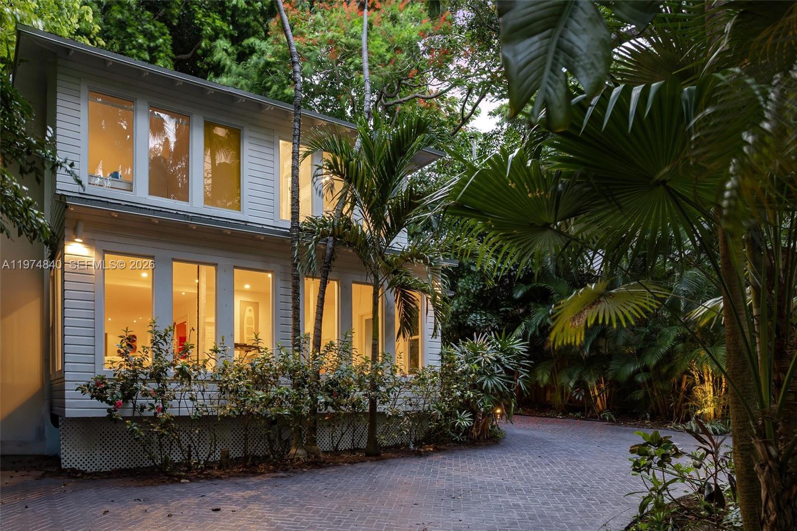 4286 S Douglas Rd Miami, FL 33133