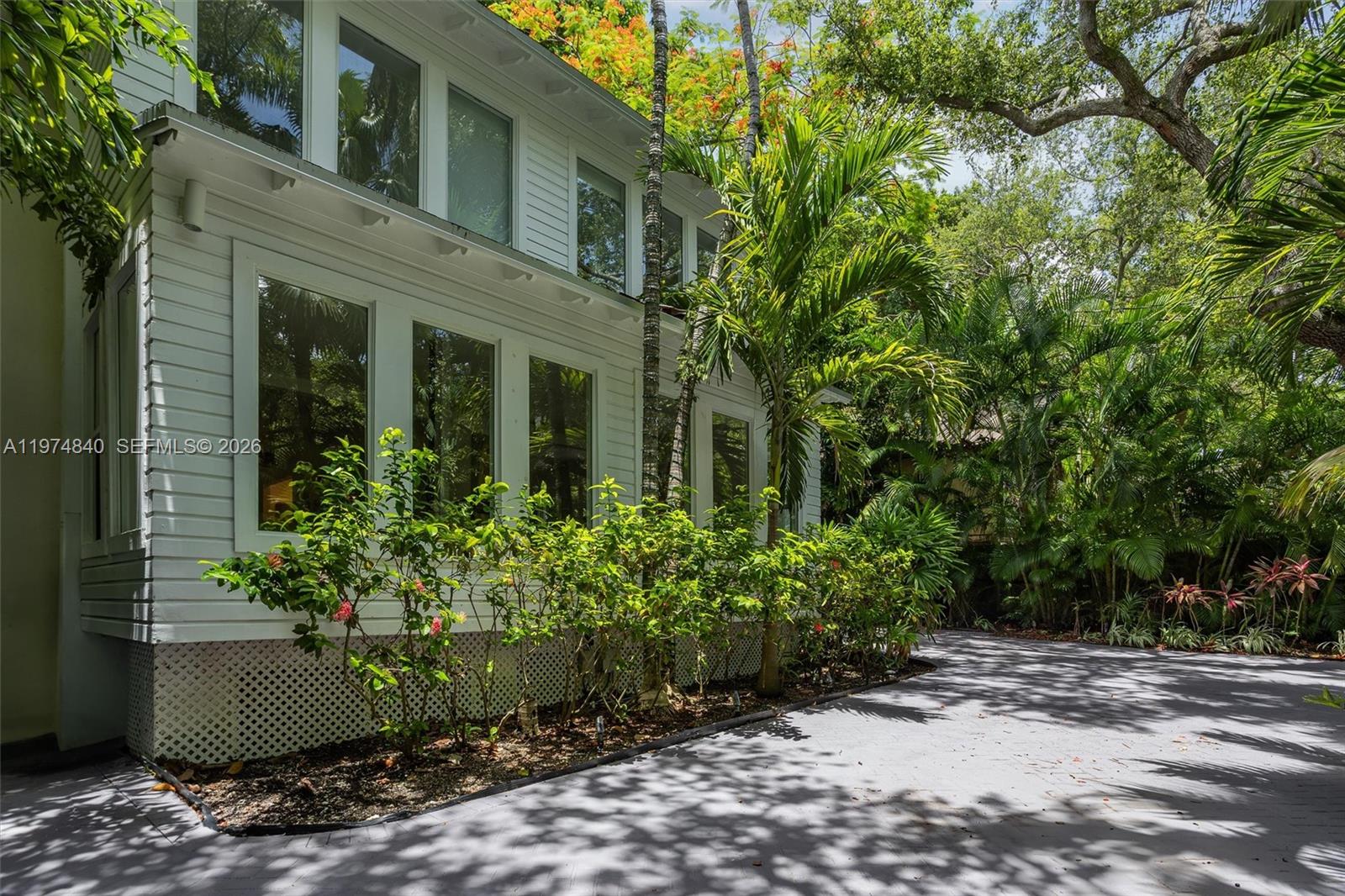 4286 S Douglas Rd Miami, FL 33133