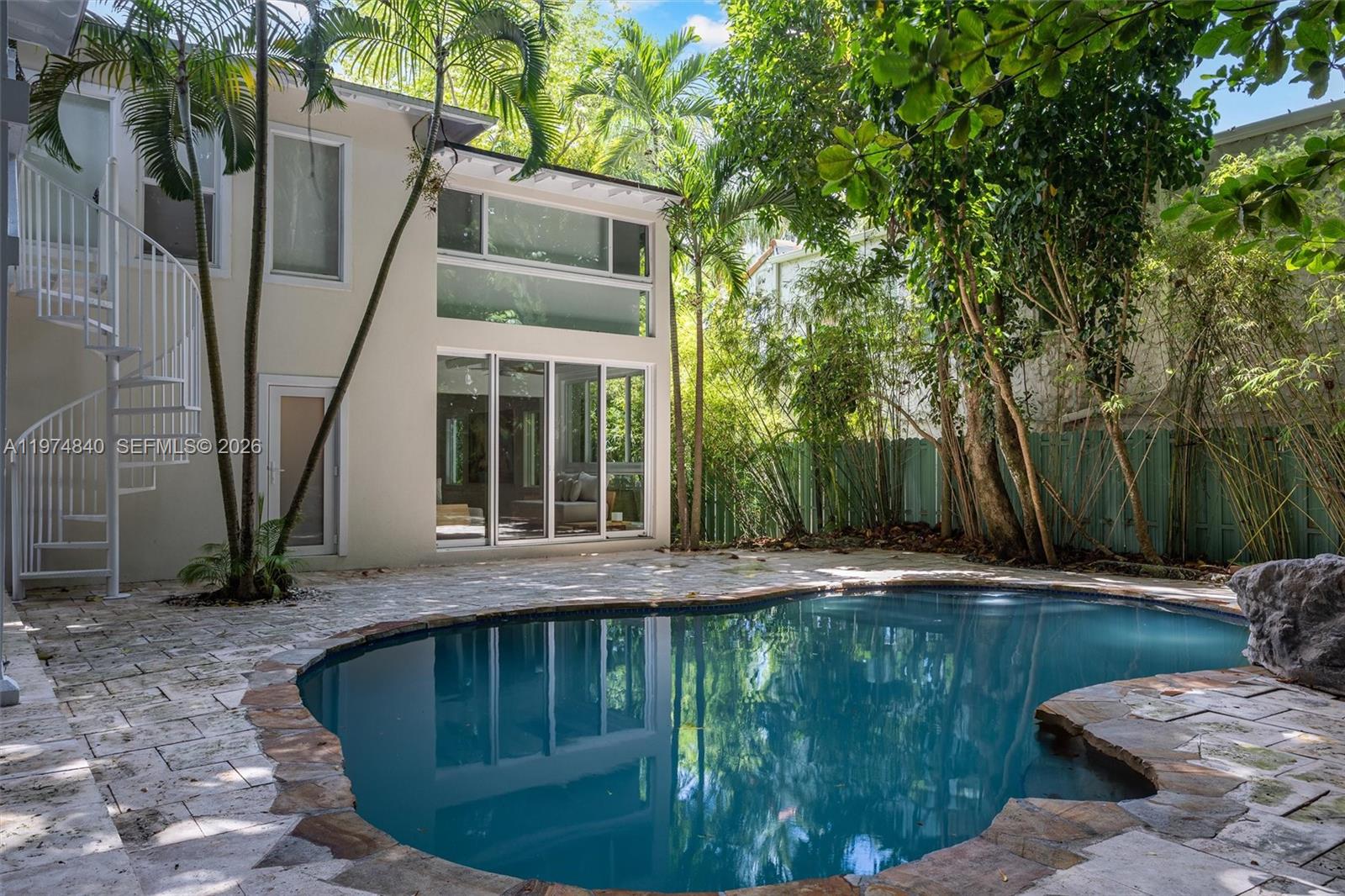 4286 S Douglas Rd Miami, FL 33133