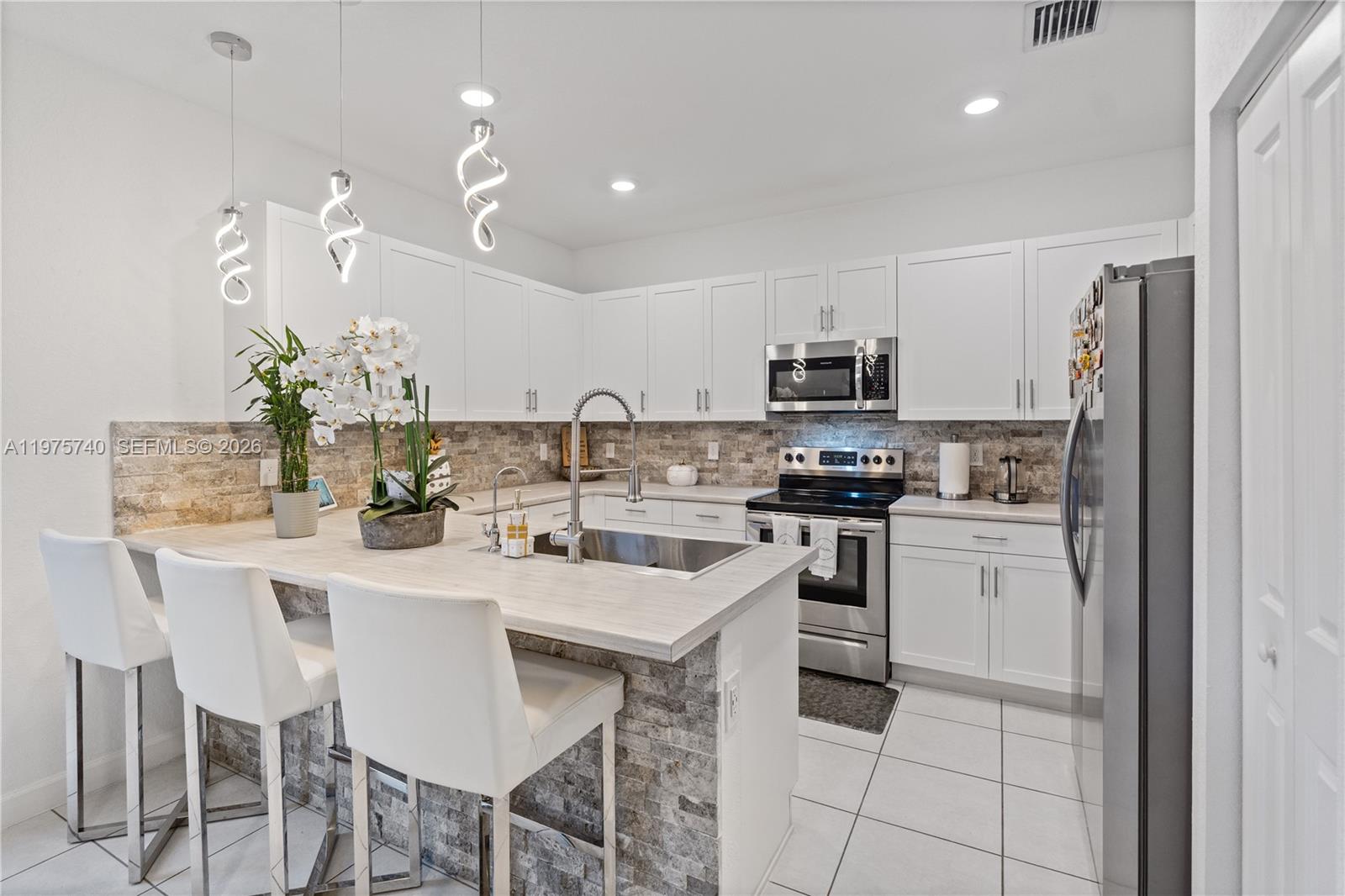 21018 NE 8th Ave #21018 Miami, FL 33179