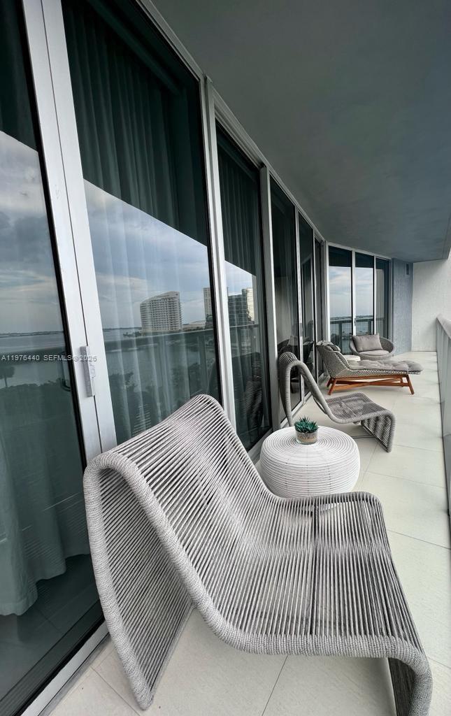 495 Brickell Ave #805 Miami, FL 33131