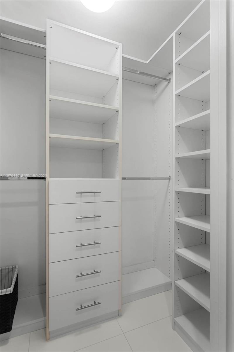 495 Brickell Ave #805 Miami, FL 33131