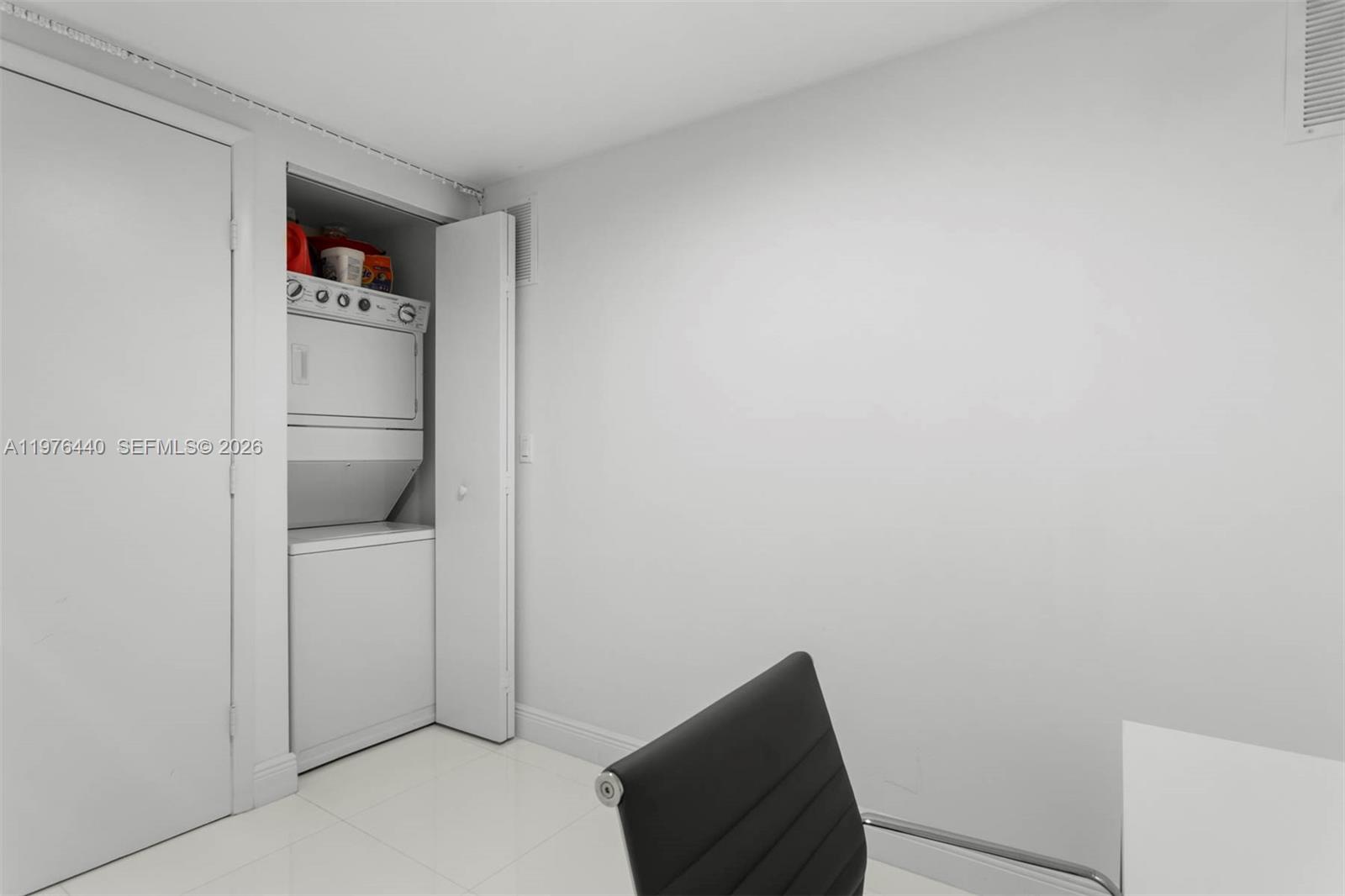 495 Brickell Ave #805 Miami, FL 33131