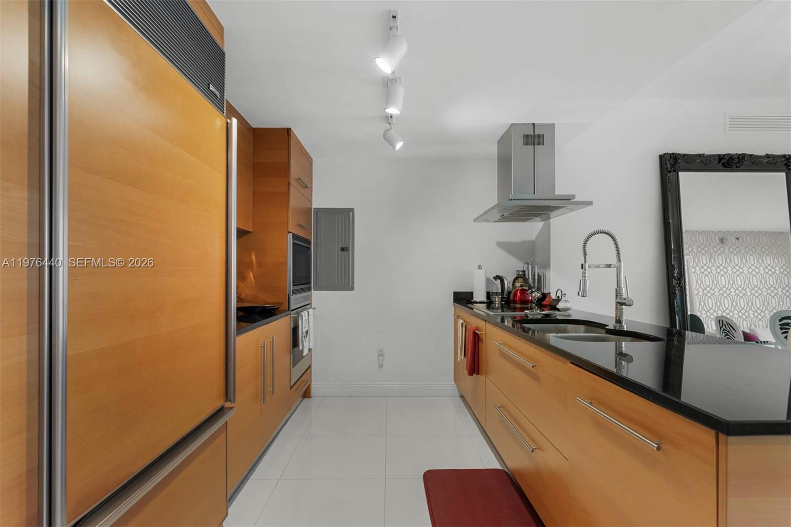 495 Brickell Ave #805 Miami, FL 33131