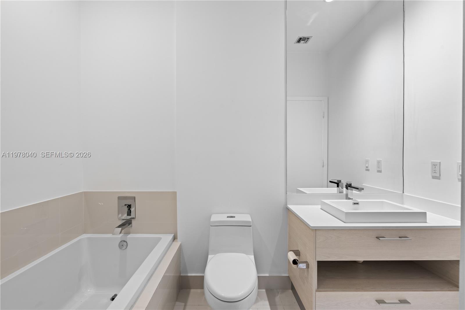 image Brickell Heights East13