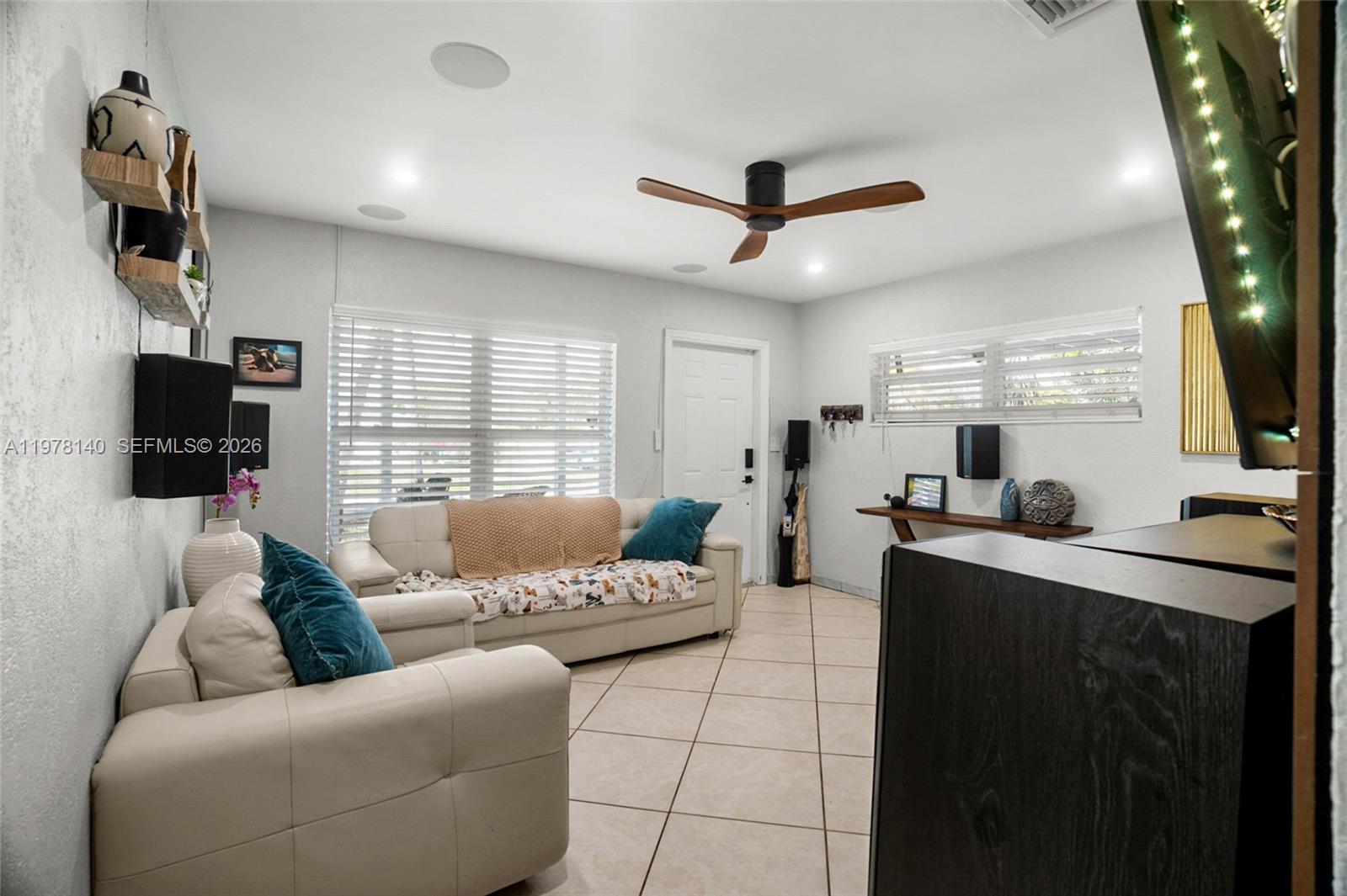 5324 NE 3rd Ter Oakland Park, FL 33334