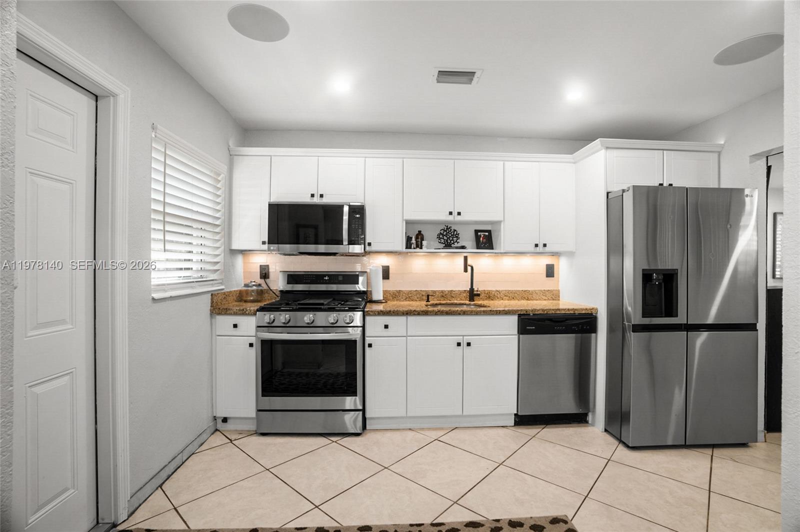 5324 NE 3rd Ter Oakland Park, FL 33334