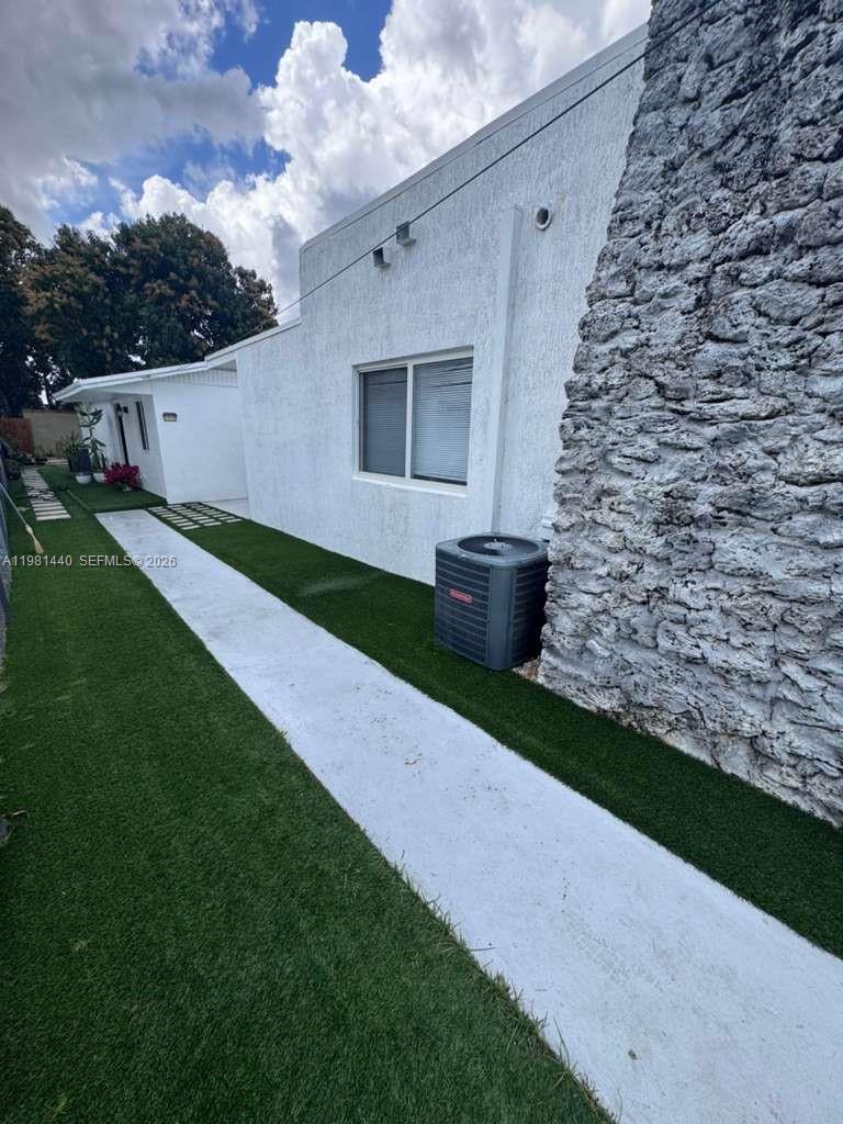 2036 SW 57th Ct #2036 Miami, FL 33155