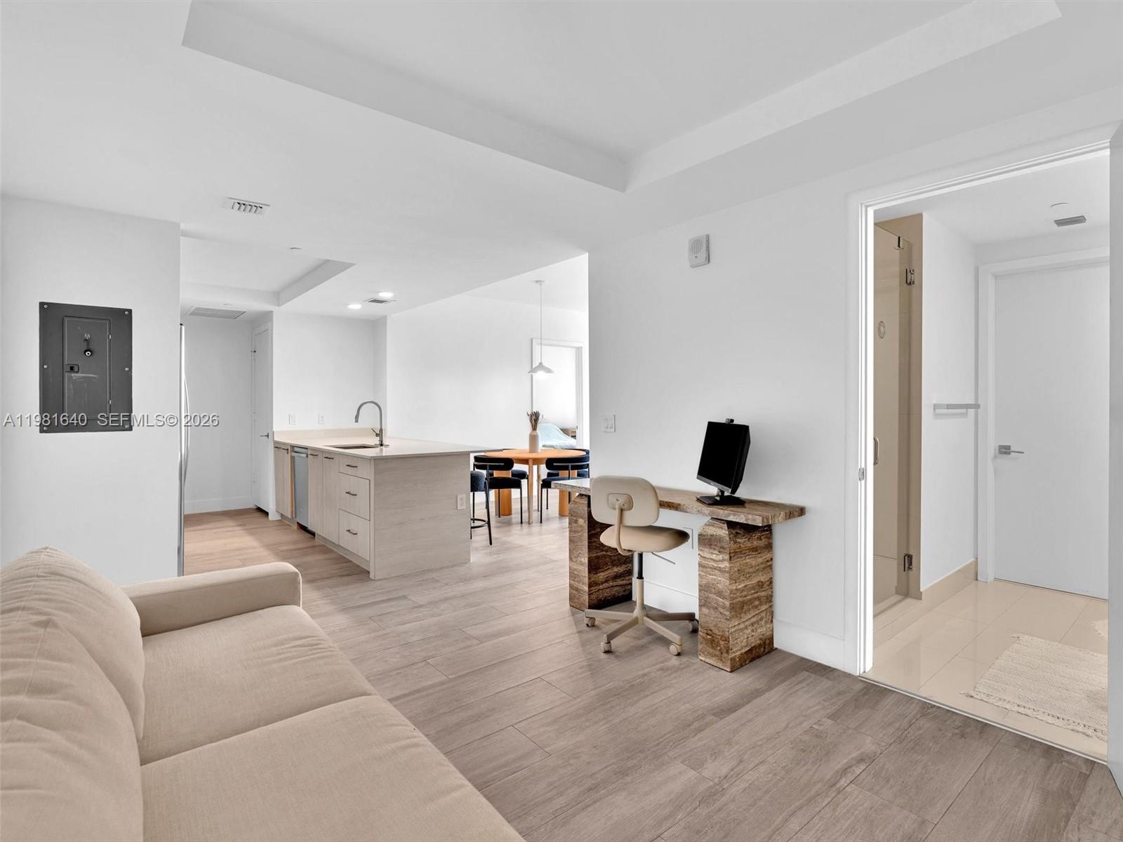 121 NE 34th St #2102 Miami, FL 33137