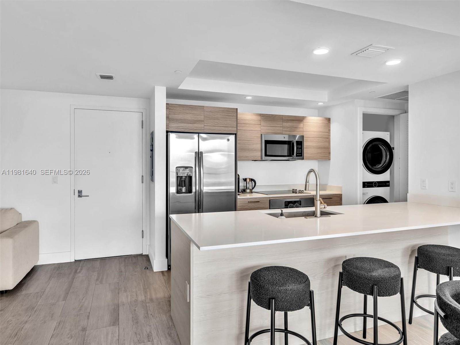 121 NE 34th St #2102 Miami, FL 33137