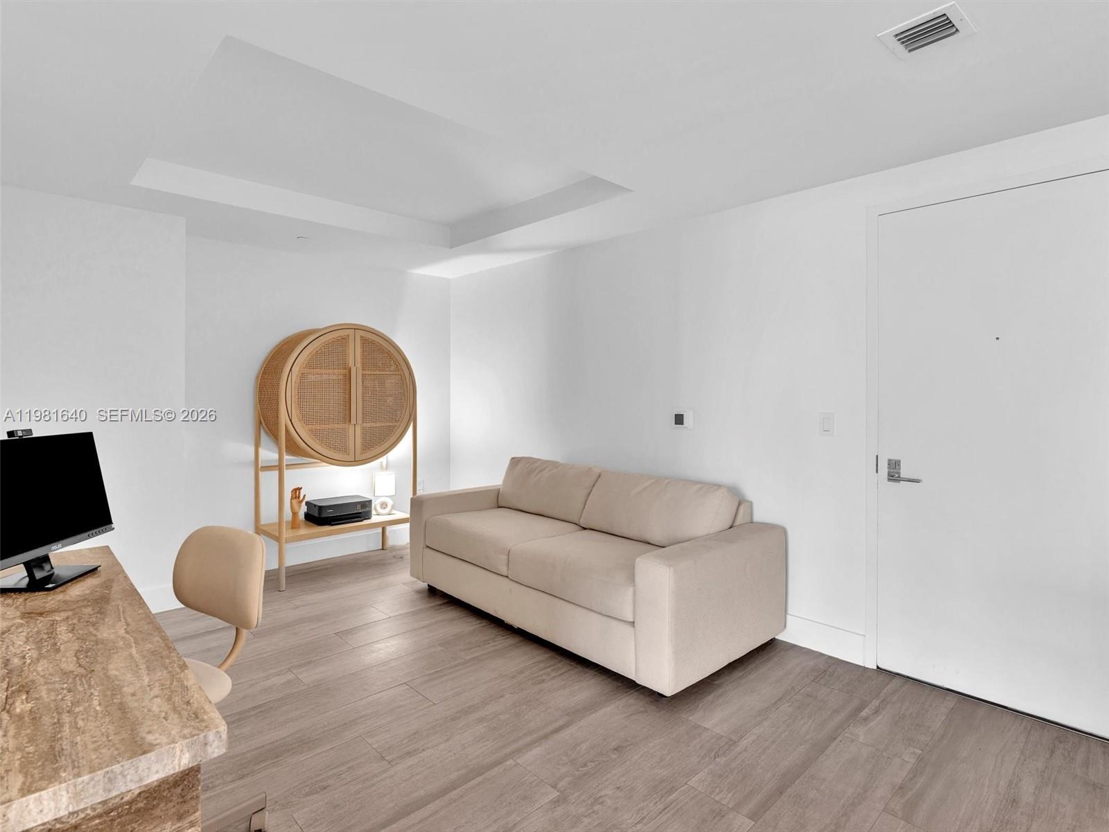 121 NE 34th St #2102 Miami, FL 33137