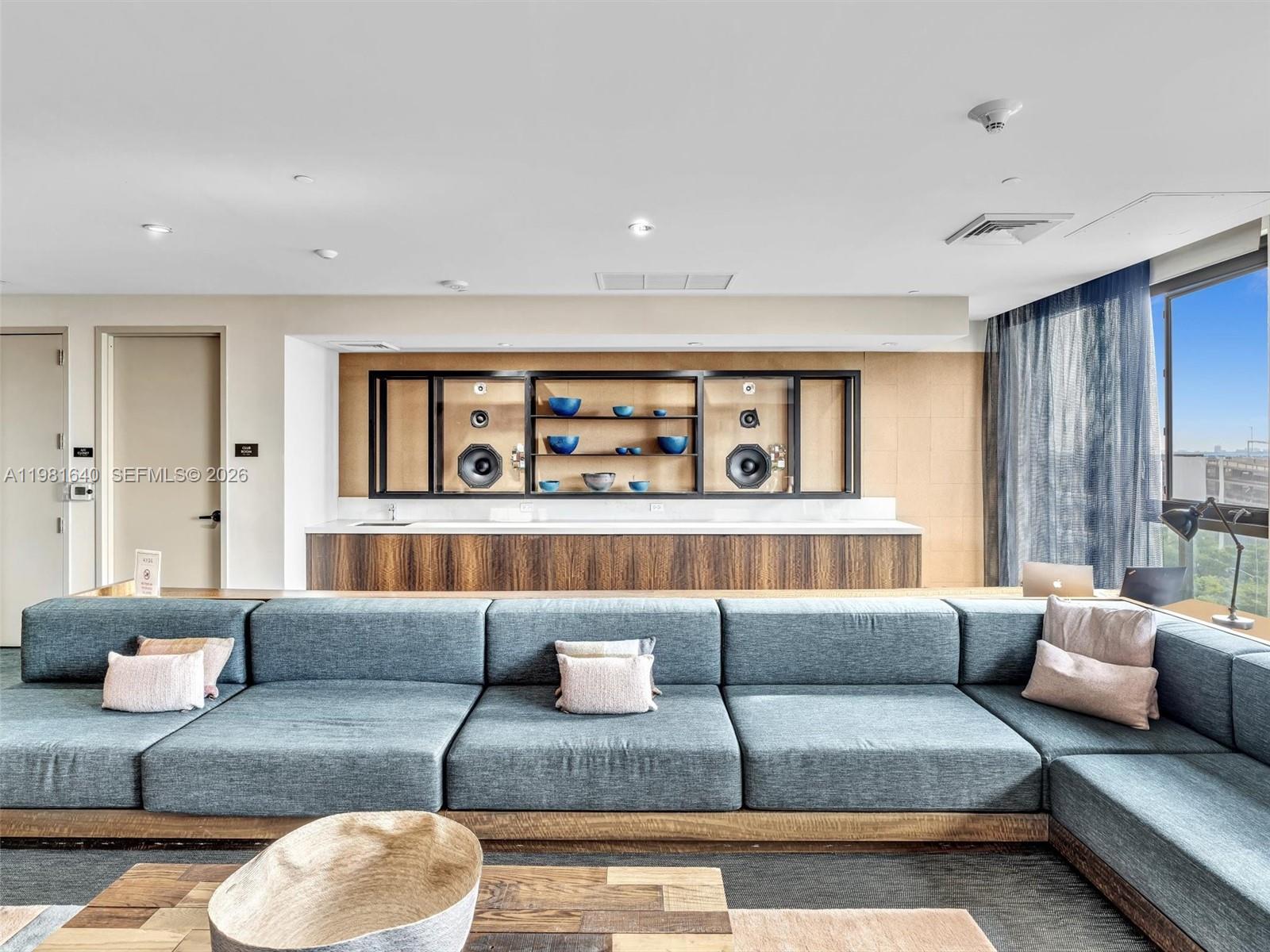 121 NE 34th St #2102 Miami, FL 33137