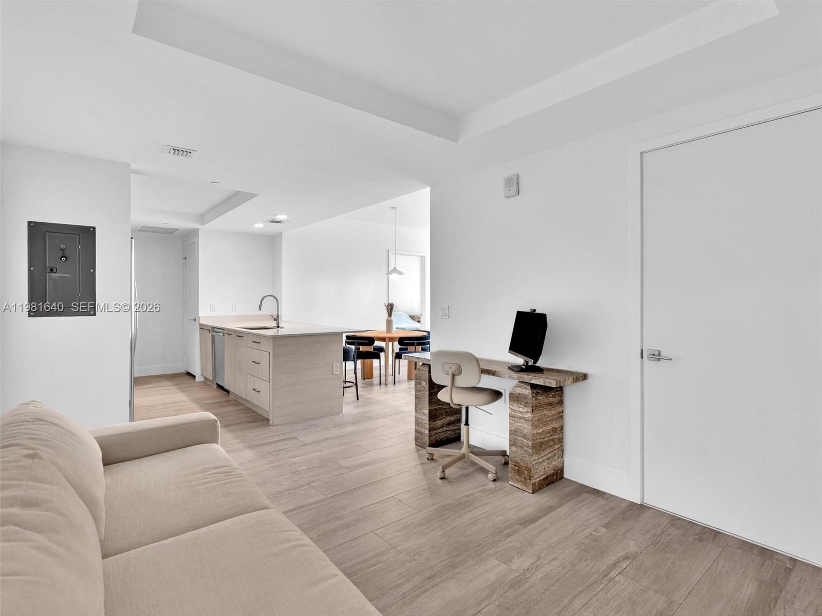 121 NE 34th St #2102 Miami, FL 33137