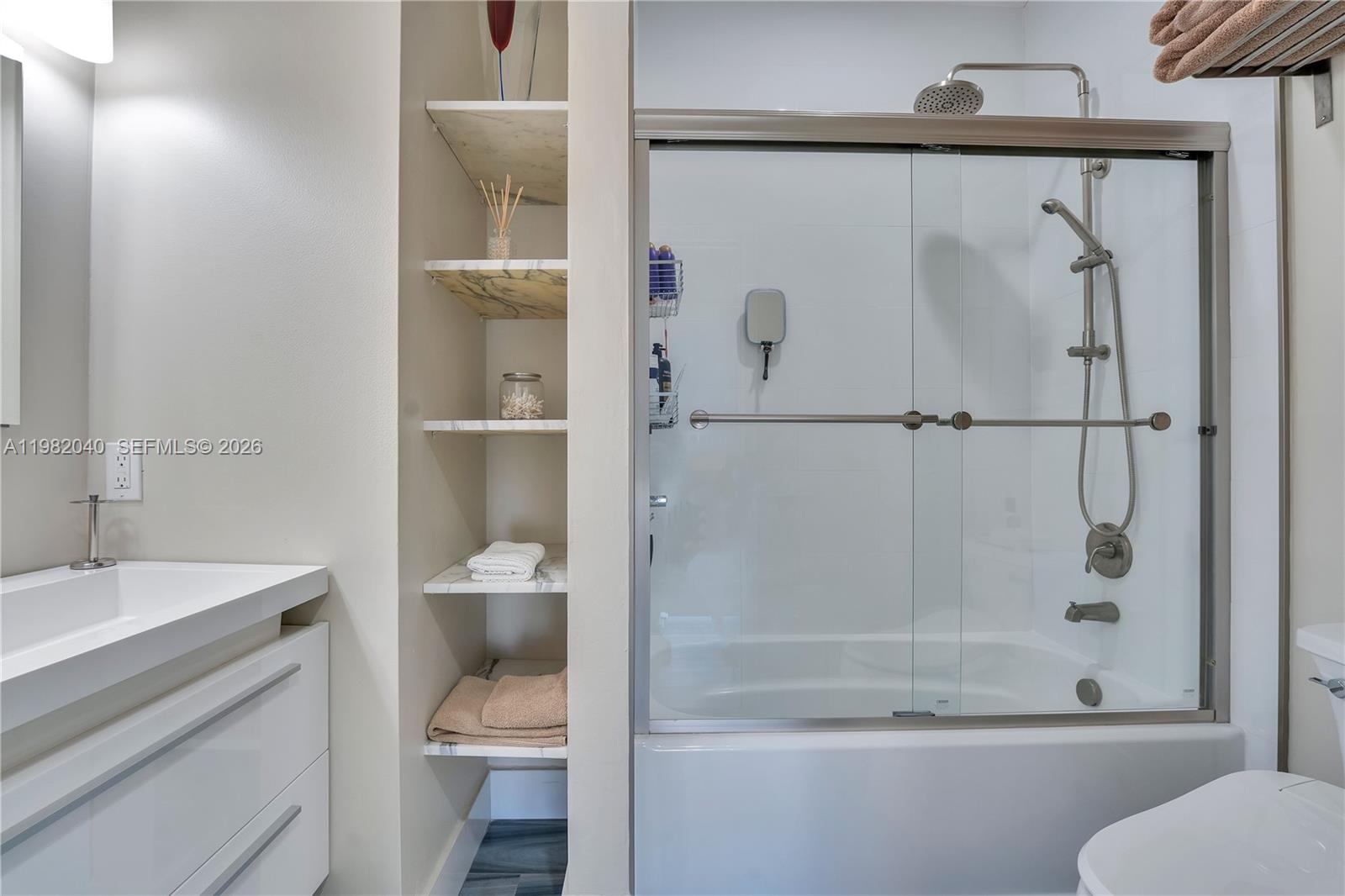 230 NE 212th St Miami, FL 33179