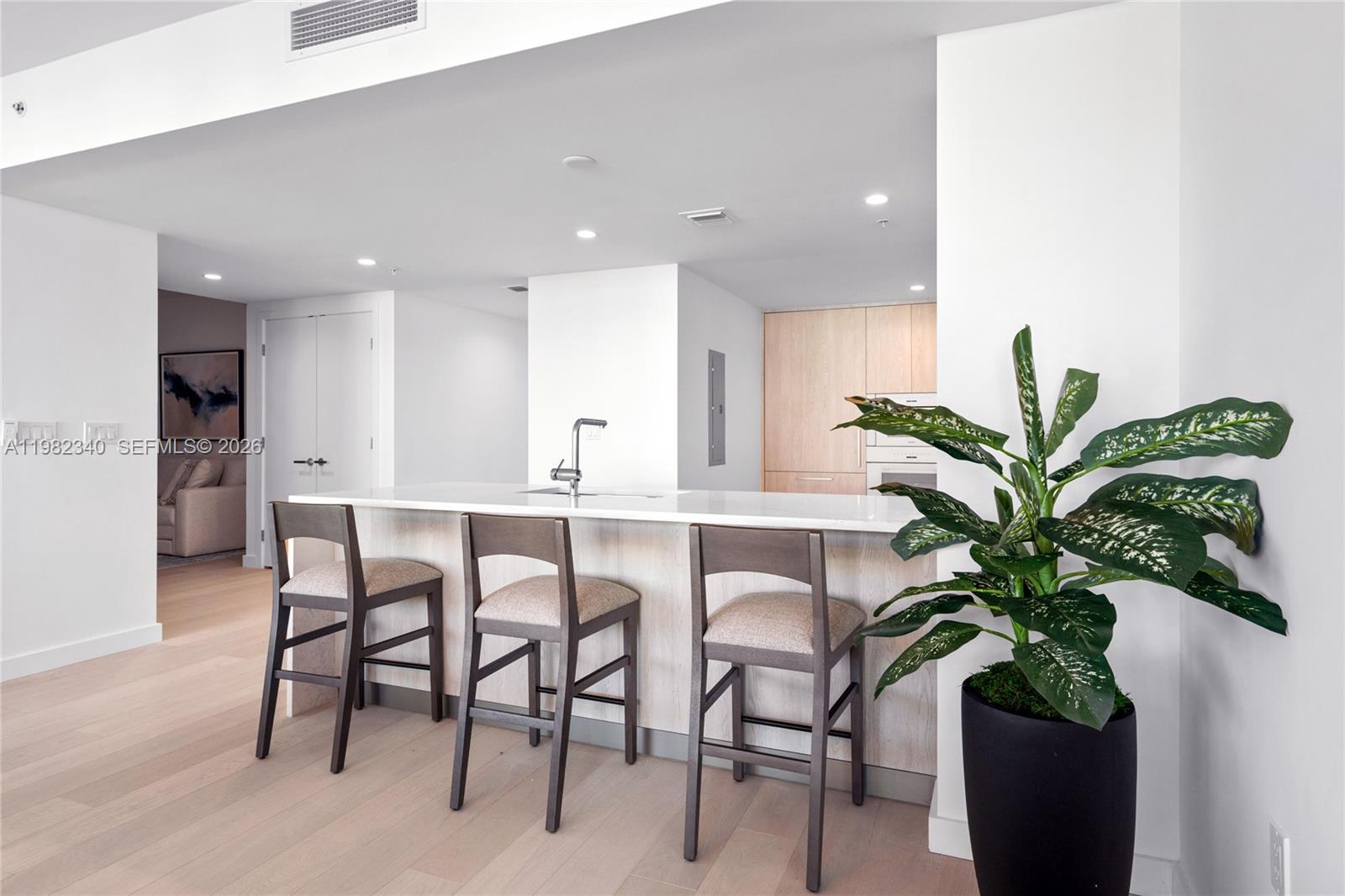 9201 E Bay Hbr Dr #604 Bay Harbor Islands, FL 33154