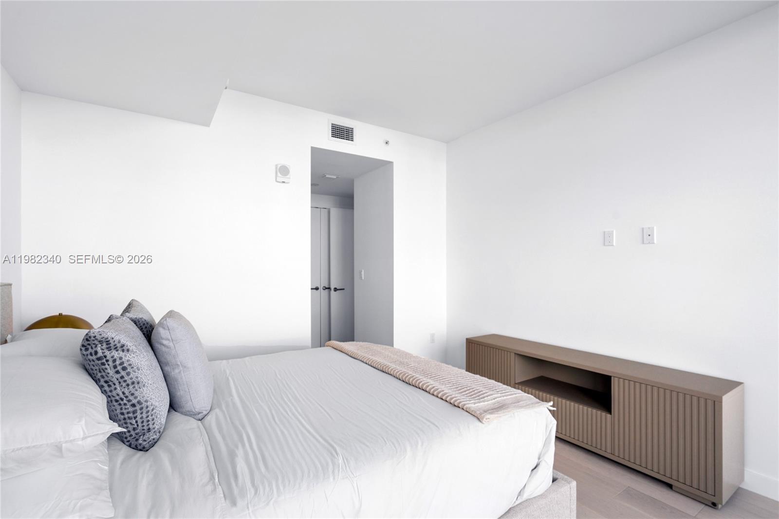 9201 E Bay Hbr Dr #604 Bay Harbor Islands, FL 33154