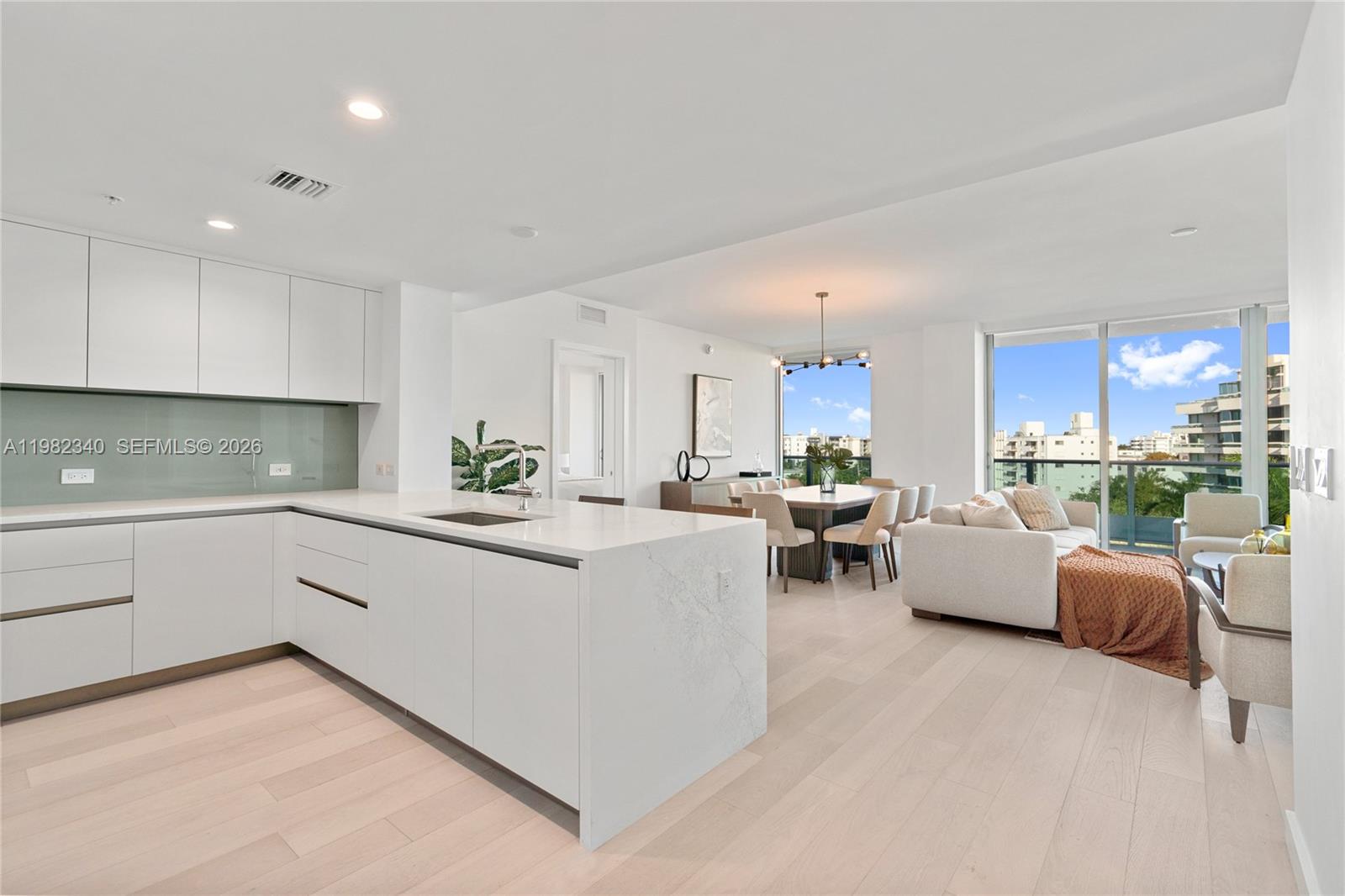 9201 E Bay Hbr Dr #604 Bay Harbor Islands, FL 33154