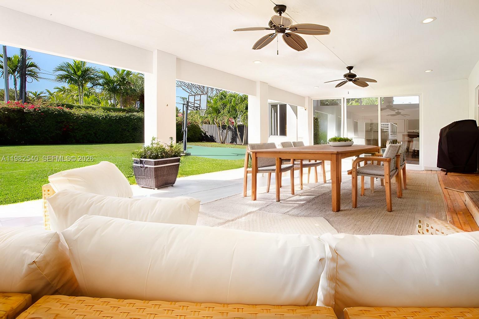 100 SW 26th Rd Miami, FL 33129