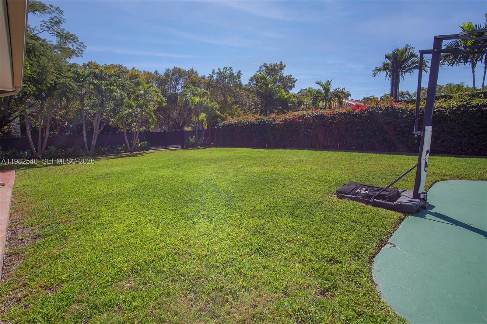 100 SW 26th Rd Miami, FL 33129