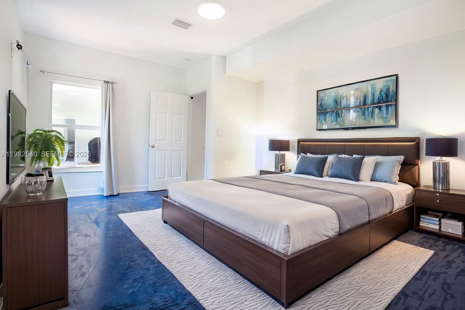 100 SW 26th Rd Miami, FL 33129