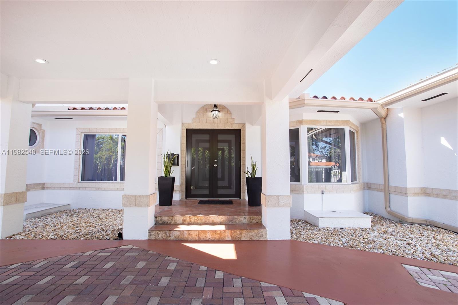 100 SW 26th Rd Miami, FL 33129