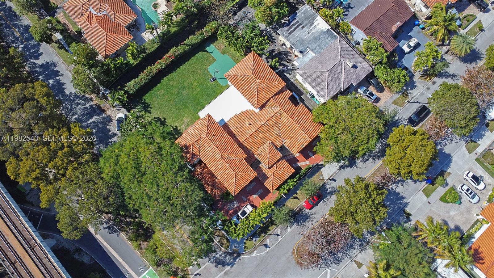 100 SW 26th Rd Miami, FL 33129