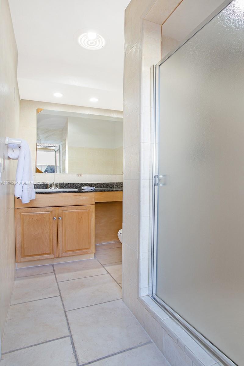 100 SW 26th Rd Miami, FL 33129