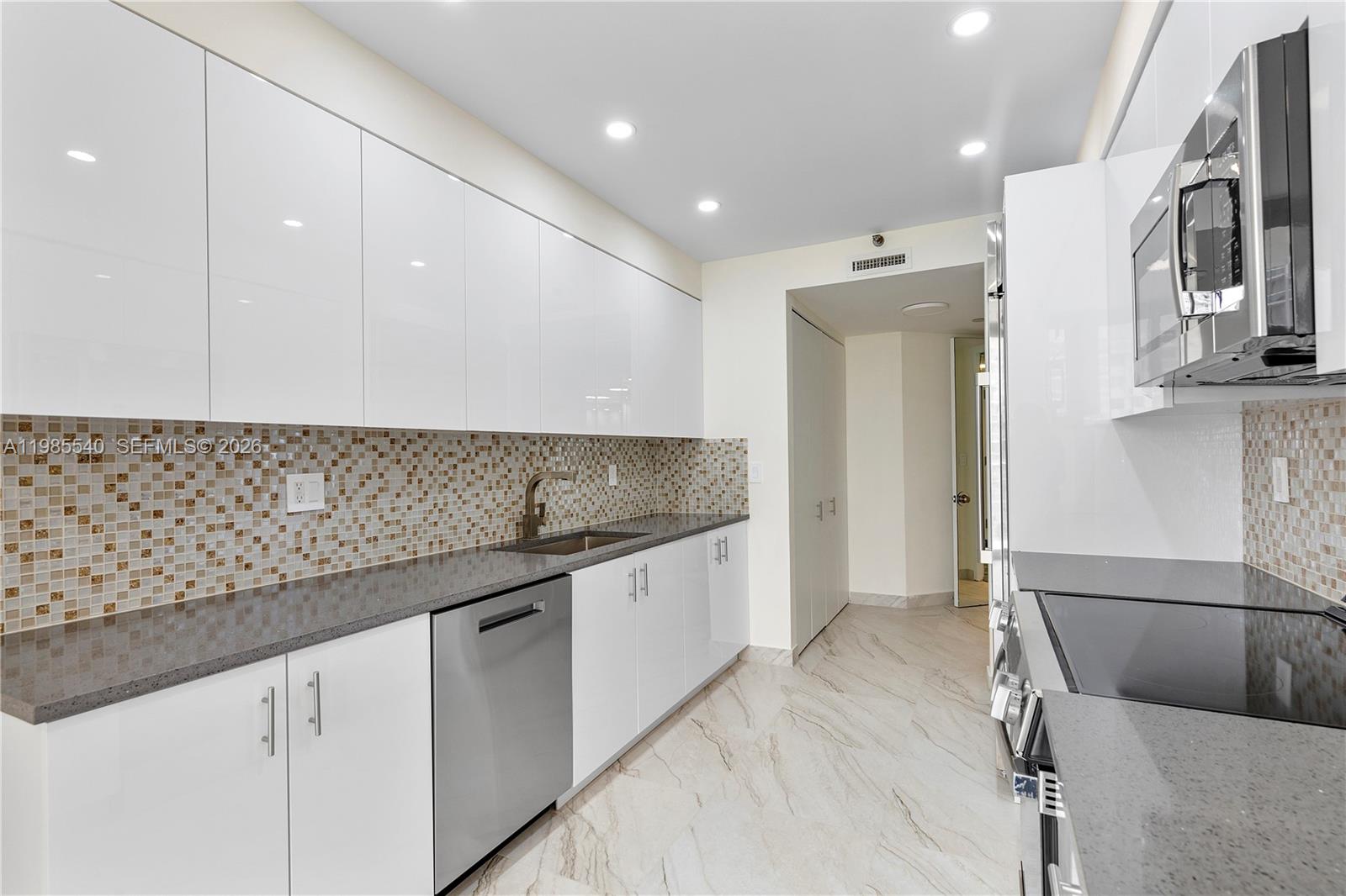 19500 Turnberry Way #15E Aventura, FL 33180