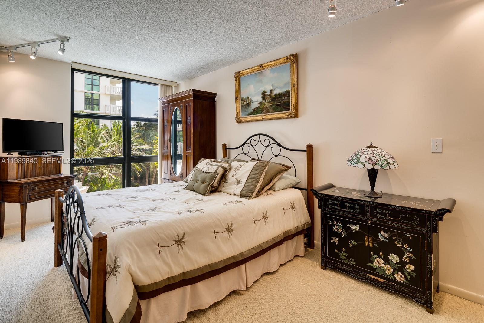 1121 Crandon Blvd #F206 Key Biscayne, FL 33149