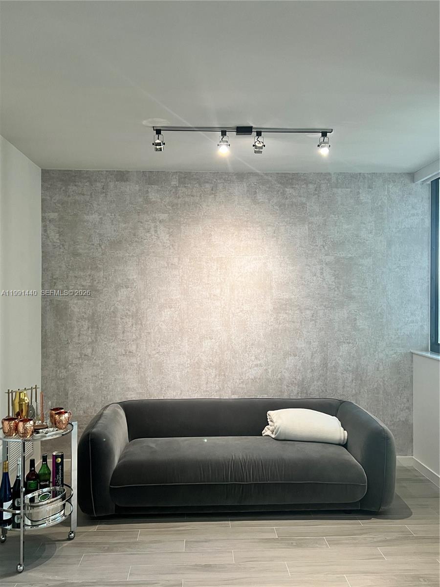 image Nine at Mary Brickell Village10