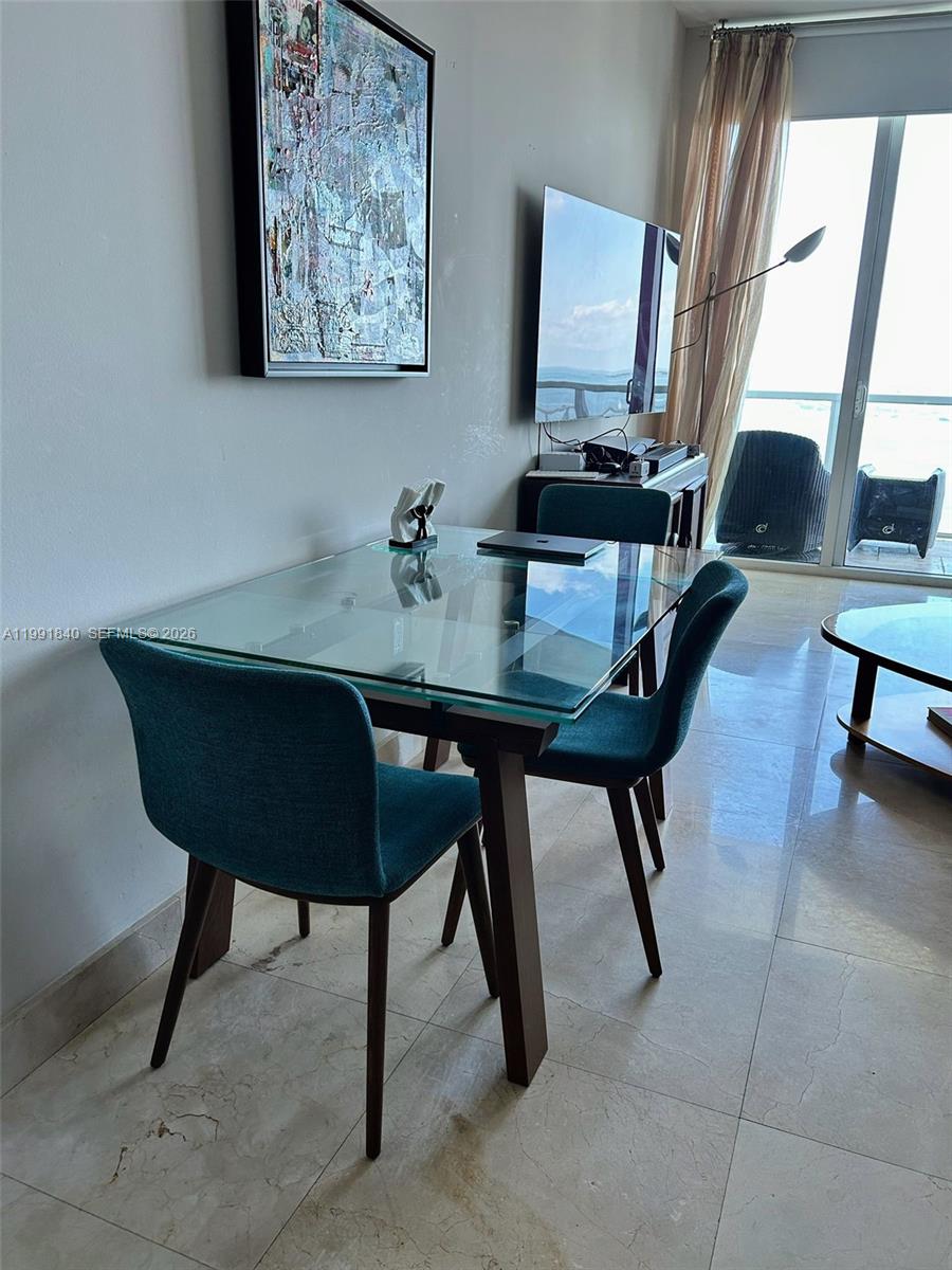 218 SE 14th St #TS303 Miami, FL 33131