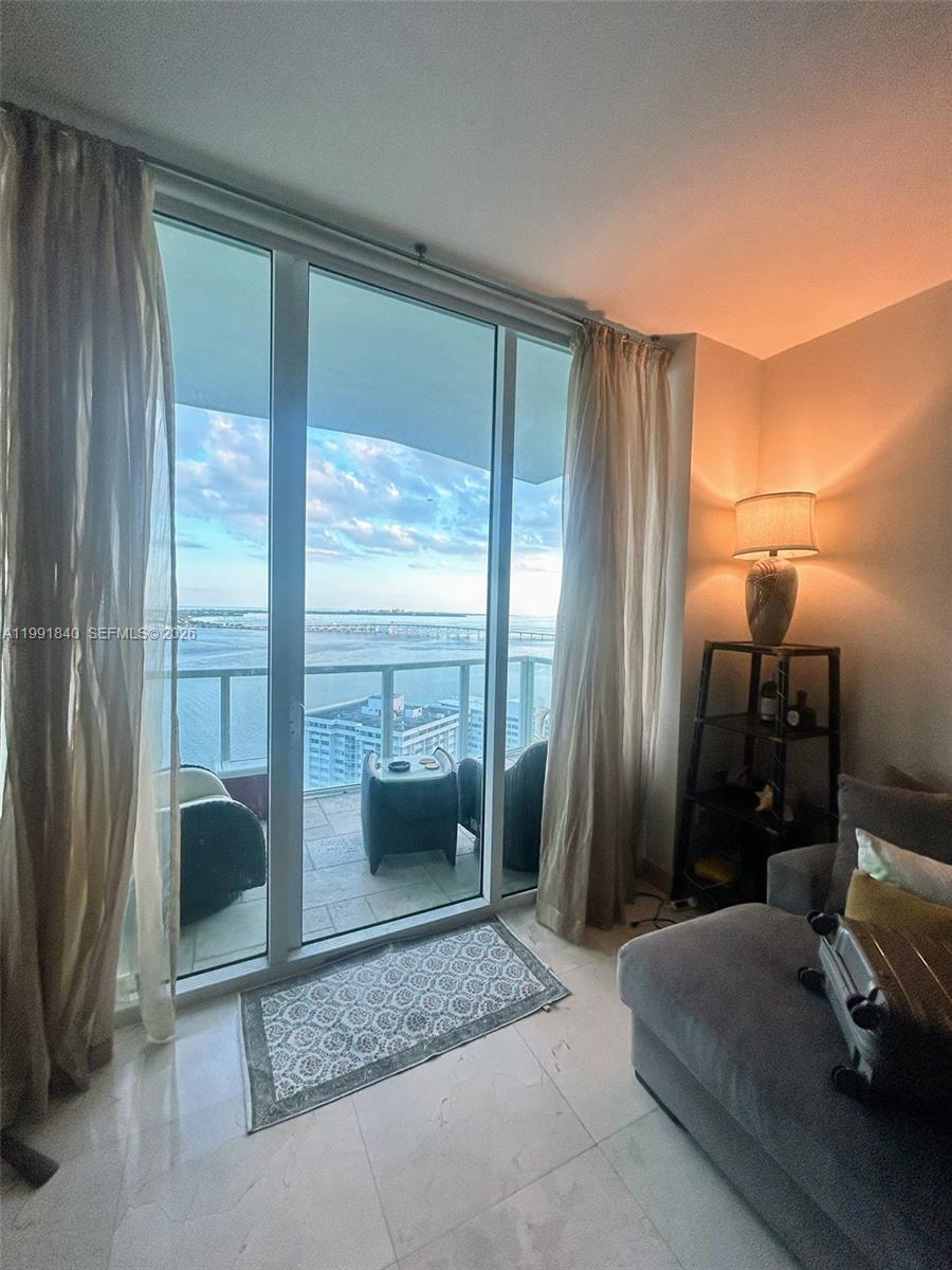 218 SE 14th St #TS303 Miami, FL 33131