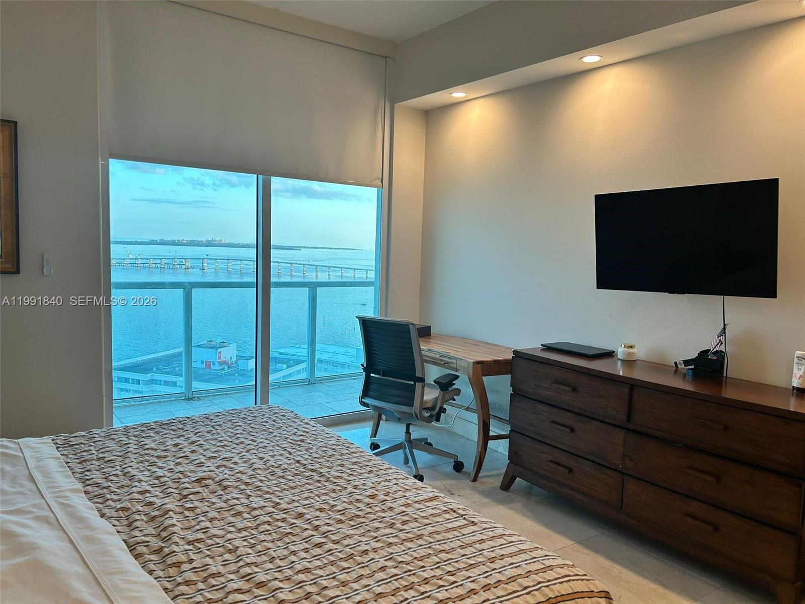 218 SE 14th St #TS303 Miami, FL 33131