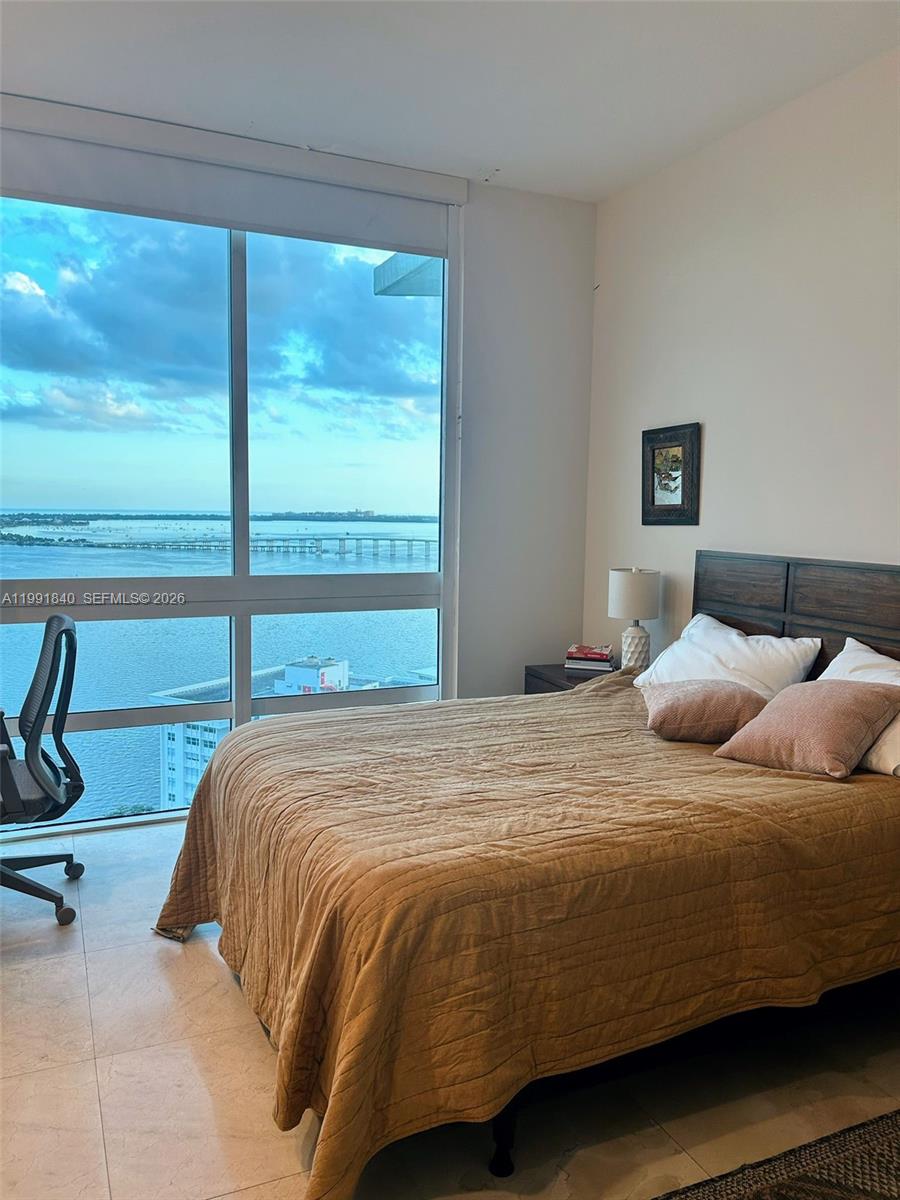 218 SE 14th St #TS303 Miami, FL 33131