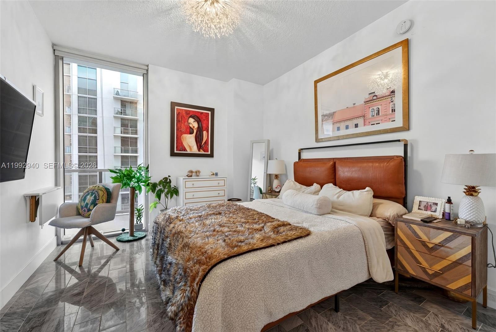 1050 Brickell Ave #2510 Miami, FL 33131