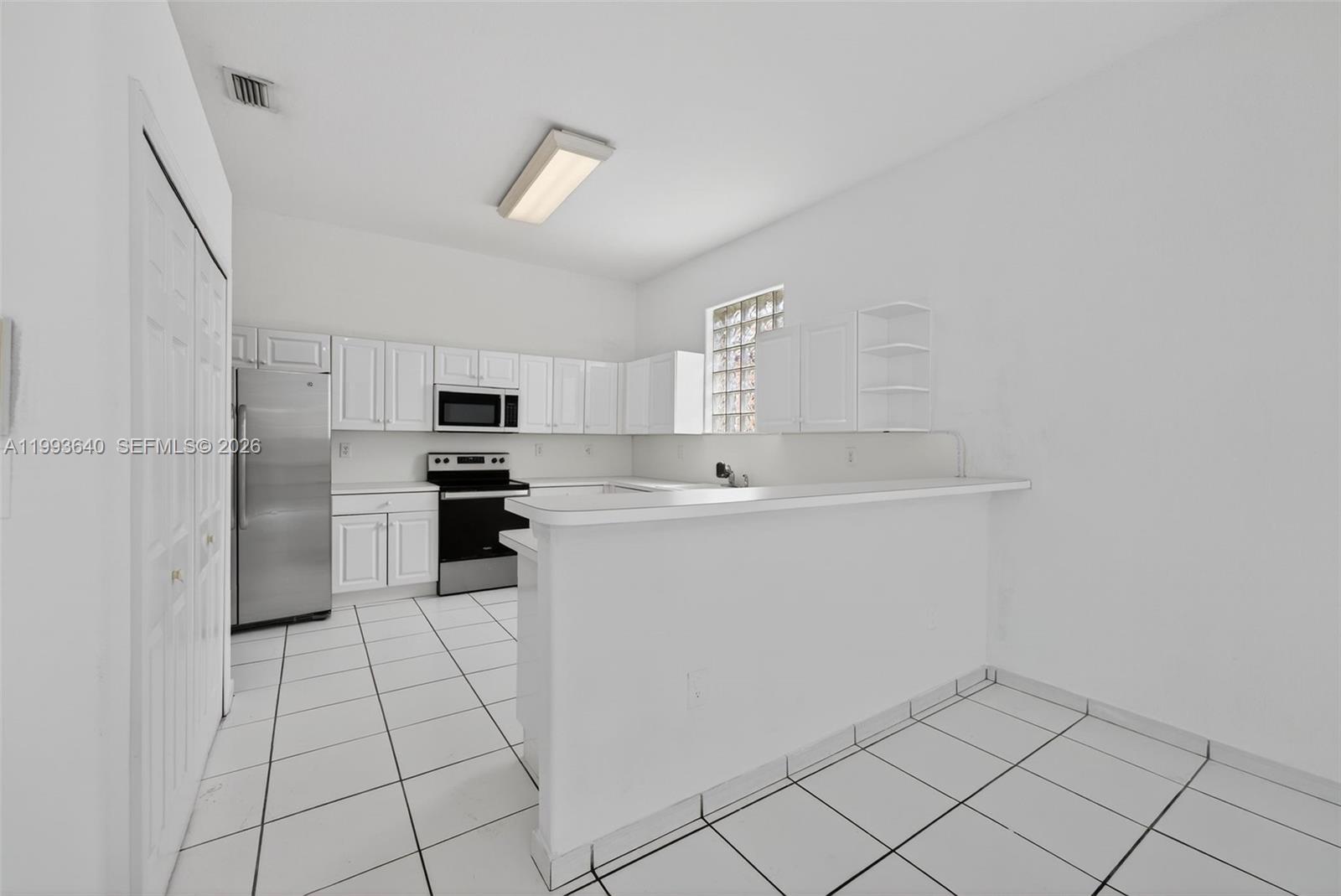 8852 NW 147th Ln Miami Lakes, FL 33018