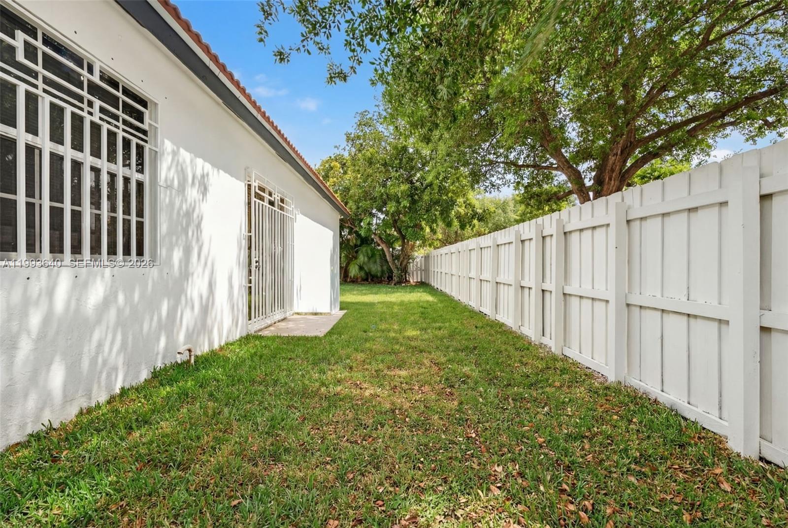 8852 NW 147th Ln Miami Lakes, FL 33018