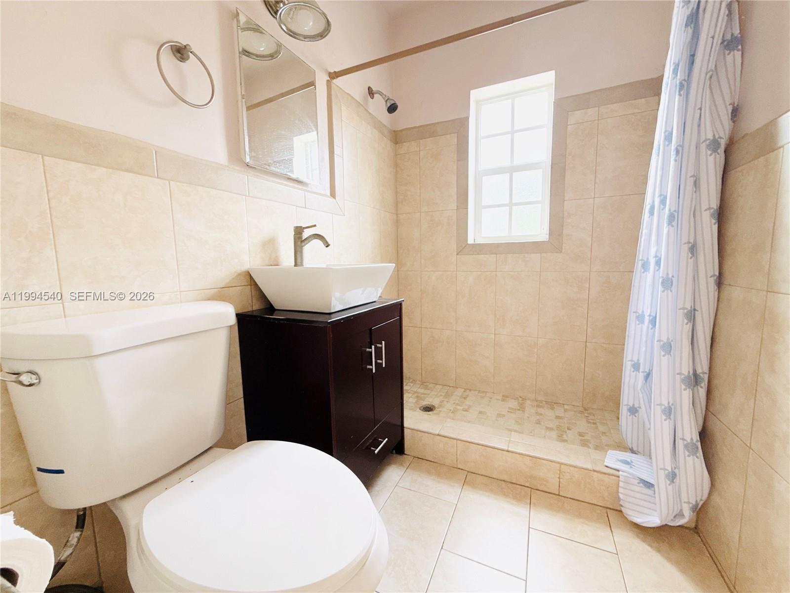 555 SW 16th Ave #11 Miami, FL 33135