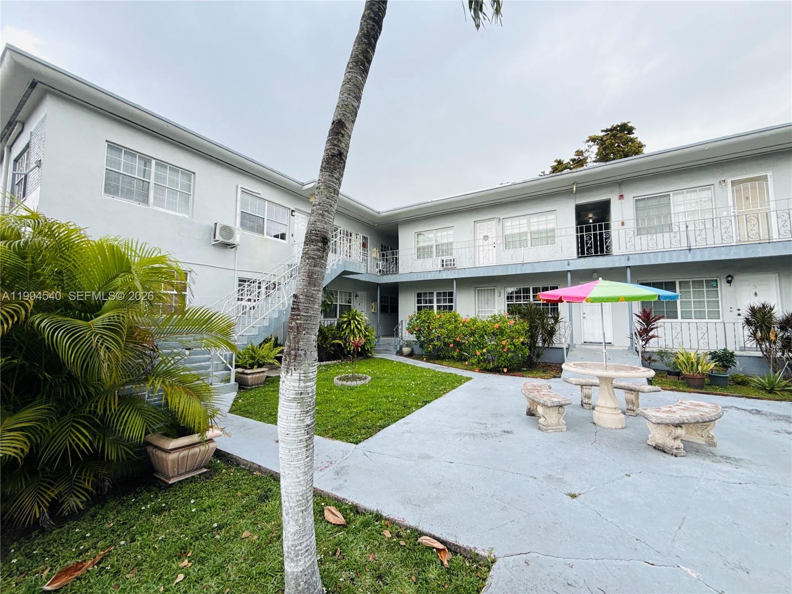 555 SW 16th Ave #11 Miami, FL 33135