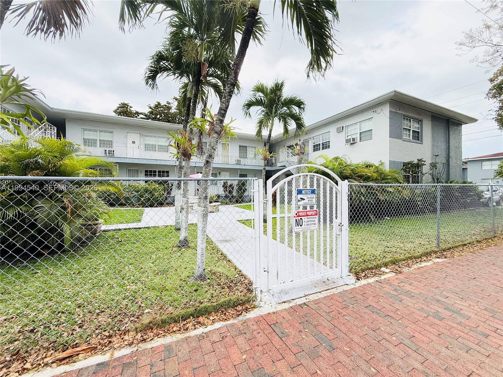 555 SW 16th Ave #11 Miami, FL 33135