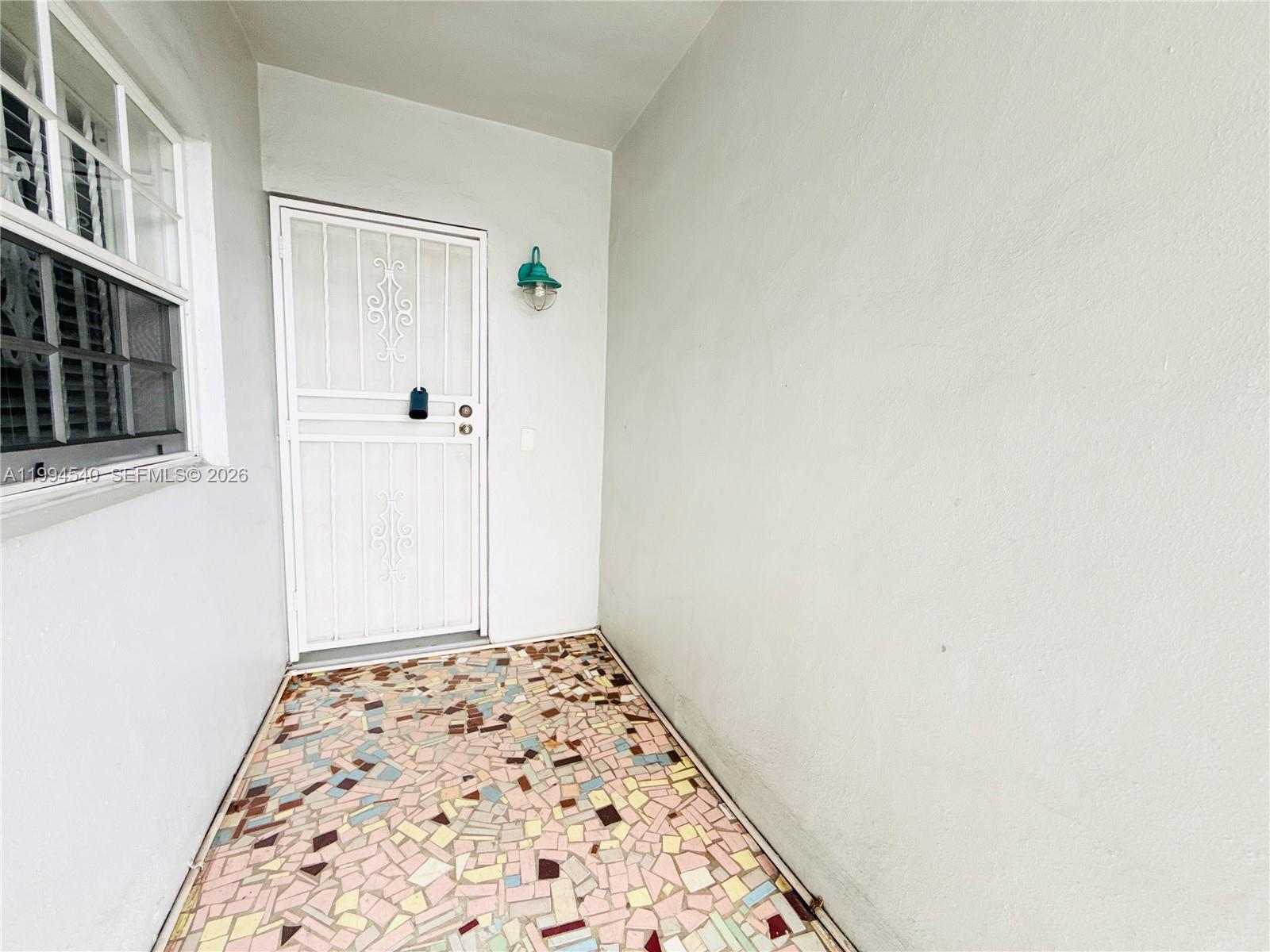 555 SW 16th Ave #11 Miami, FL 33135