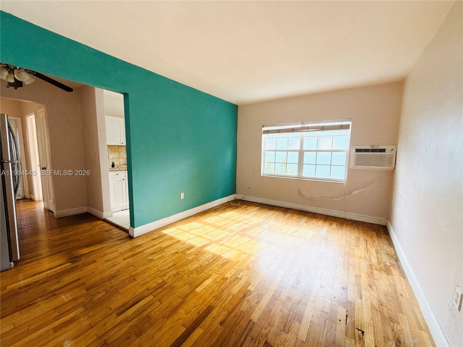 555 SW 16th Ave #11 Miami, FL 33135